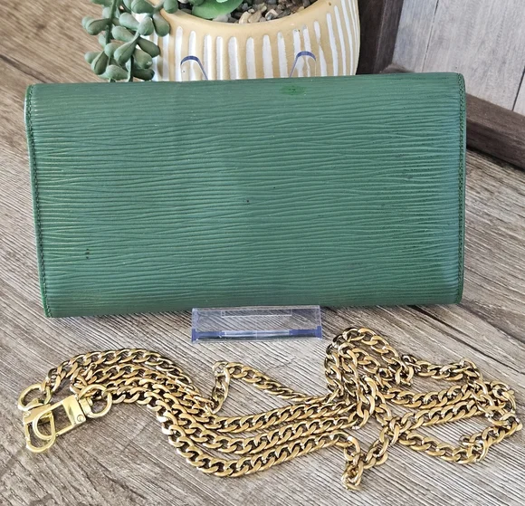 LV Louis Vuitton Green Epi Long Wallet with Elegant Crossbody Chain - Picture 2 of 14